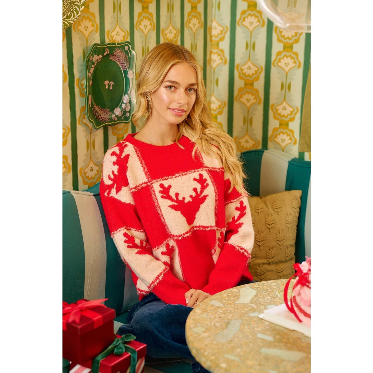 RUDOLPH PATTERNED CHRISTMAS KNIT TOP WITH OUT SEAM