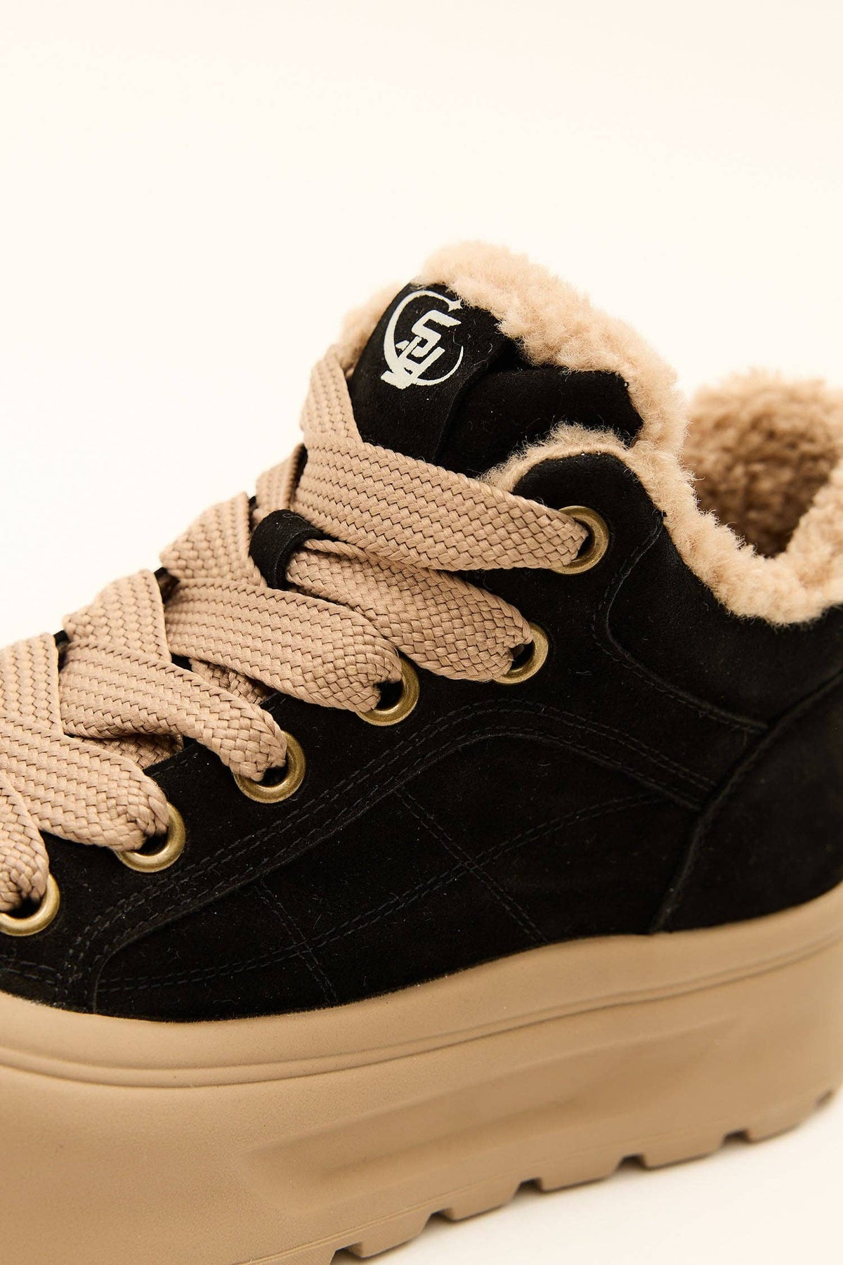 Iserra Black