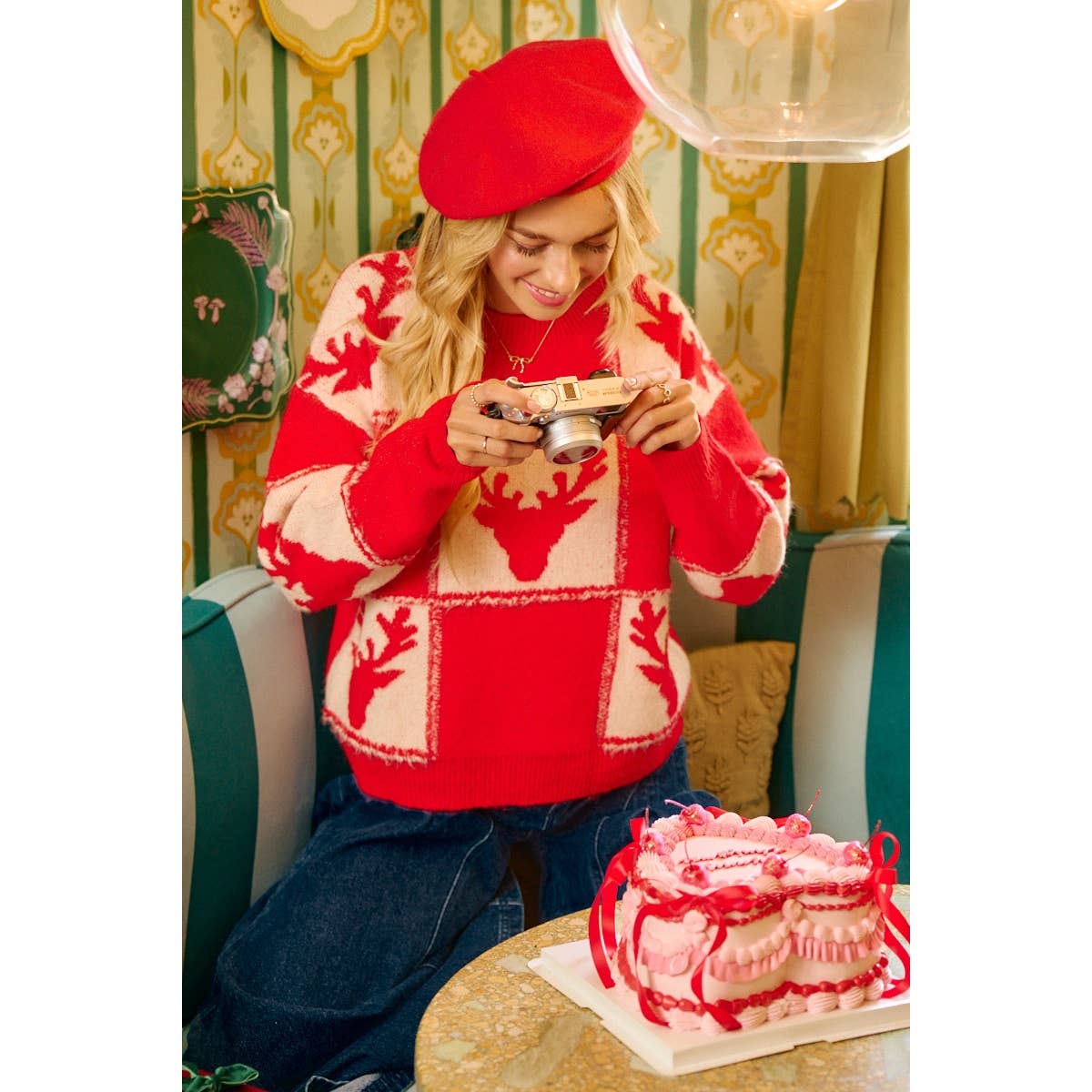 RUDOLPH PATTERNED CHRISTMAS KNIT TOP WITH OUT SEAM